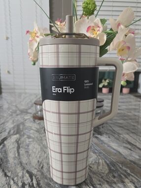 Era Flip 40oz Travel Mug in Cream Plaid